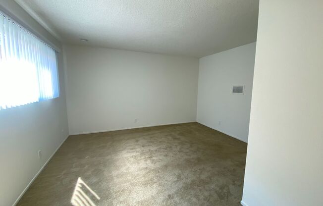 1 bed, 1 bath, 650 sqft, $1,995, Unit 05