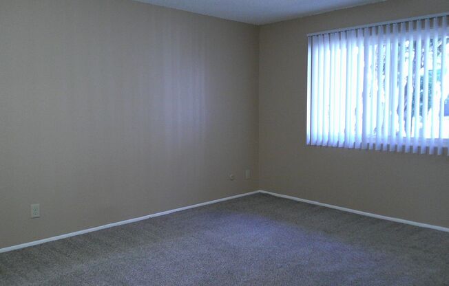 3 beds, 2 baths, 1,225 sqft, $3,300, Unit 48-21H