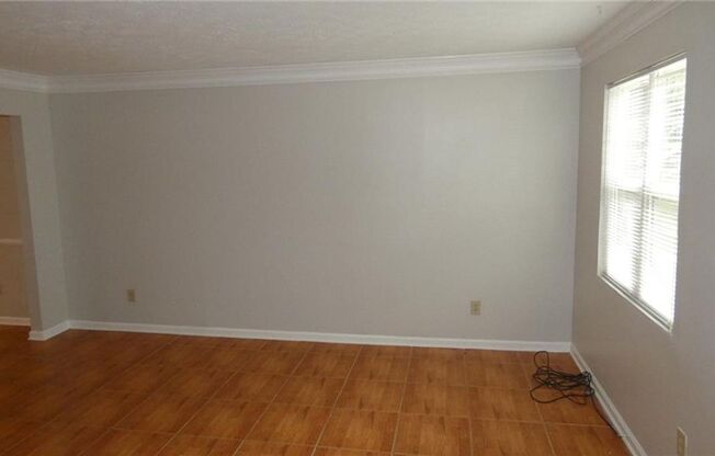 Downtown Sugar Hill Townhome - 2 bed/1.5 bath end unit