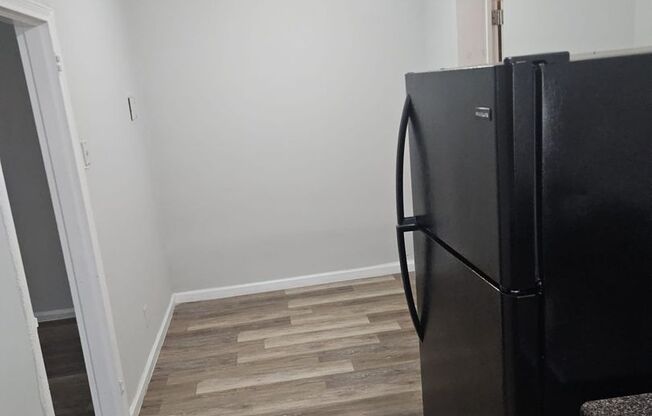 1 bed, 1 bath, $1,395, Unit 41-01