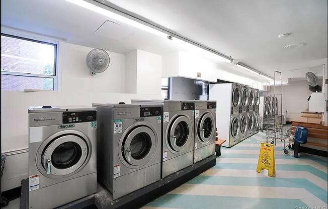 1 bed, 1 bath, 639 sqft, $2,295, Unit B711