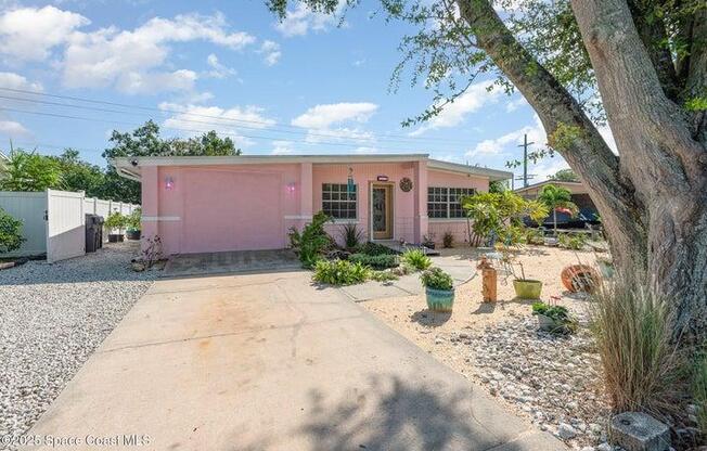 121 FERN AVE