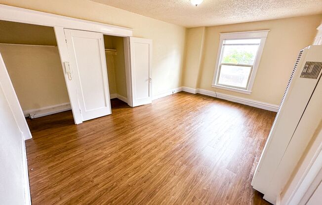 Studio, 1 bath, 280 sqft, $1,350, Unit 306