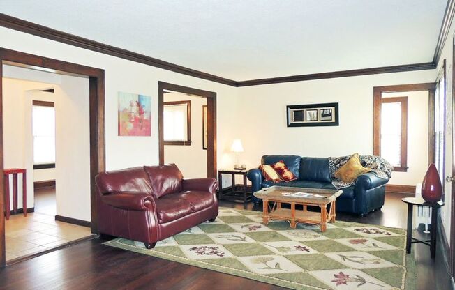 4 Bed - 1.5 Bath Colonial for Rent in Euclid!