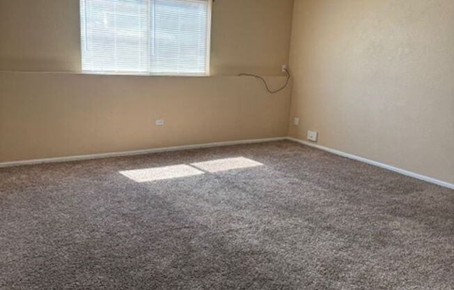 3 beds, 1 bath, 1,120 sqft, $975