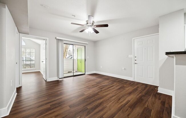 2 beds, 2 baths, 800 sqft, $1,595, Unit 5103