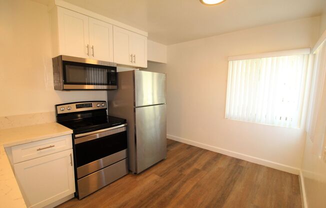 2 beds, 1 bath, $2,400, Unit 1 College Drive