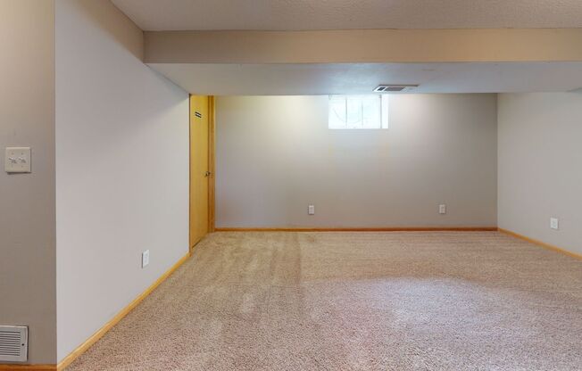 Affordable 5-Bedroom House / Close to U of M Campus