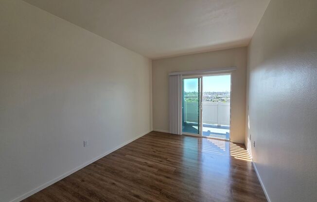2 beds, 2 baths, 900 sqft, $2,795, Unit 148-204
