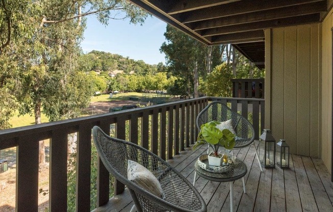 Parkside Apartments side balcony view