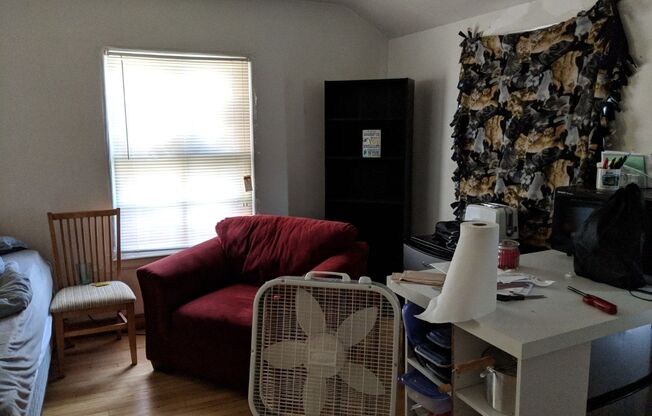 Studio, 1 bath, $919, Unit 1615 04