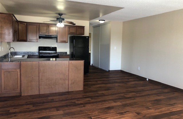 1 bed, 1 bath, 800 sqft, $1,945, Unit N17