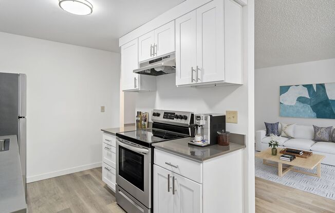 2 beds, 1 bath, 860 sqft, $1,750, Unit 26