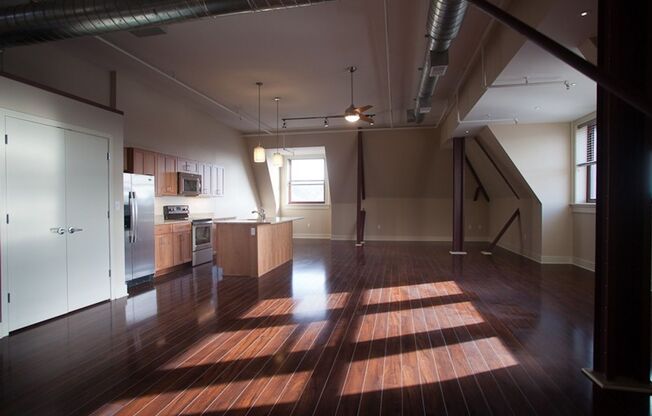 2 beds, 2 baths, 1,125 sqft, $2,660, Unit 402