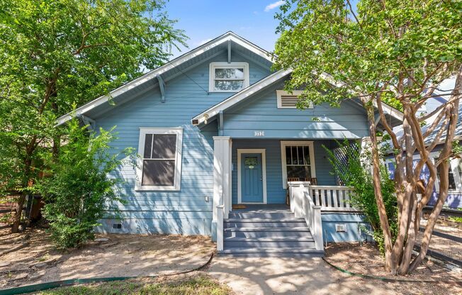 UT PRE-LEASE: Hyde Park 4 bed / 3 bath. Open Floor Plan, Wood Floors, Backyard with deck, 2 car garage!