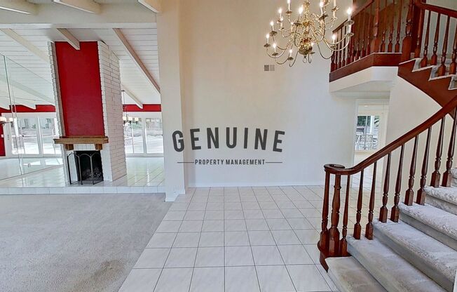 Large 4 Bedroom House with Pebble Bottom Pool - Backyard Oasis!