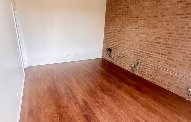 5709 S WENTWORTH AVE