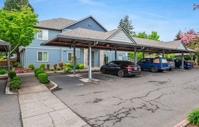 3 beds, 2 baths, 1,018 sqft, $1,995, Unit 10