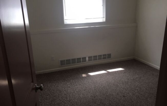 2 beds, 1 bath, $975, Unit 2188-9