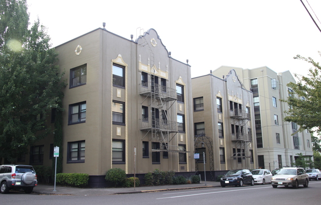 1 bed, 1 bath, 600 sqft, $1,575, Unit 203