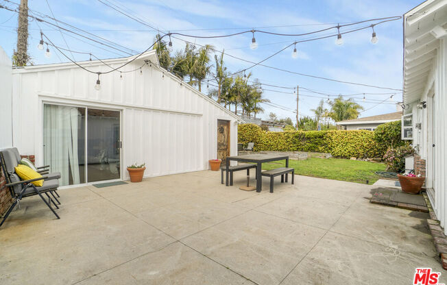 7323 W 90 ST