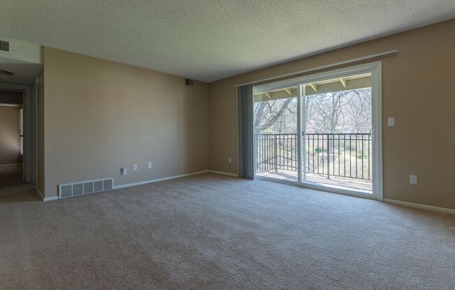 2 beds, 1 bath, 945 sqft, $1,325, Unit 8723-303