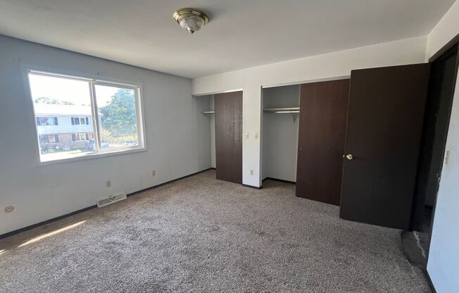 2 beds, 1.5 baths, $625, Unit D4