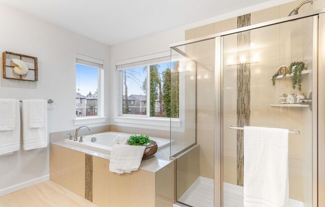 Modern Built Home in Great Neighborhood - 4 bed with den + 2.5 bath, New Kitchen