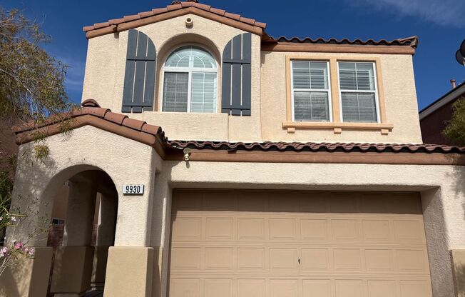 Beautiful 4 Bedroom Home in Mountains Edge!