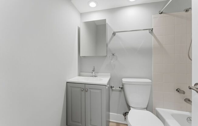 Studio, 1 bath, 298 sqft, $1,395, Unit 234