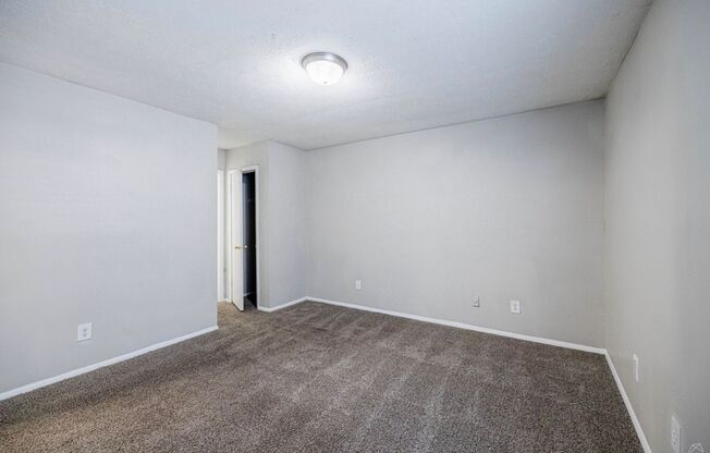 3 beds, 2 baths, 1,017 sqft, $1,395, Unit J129