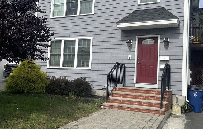 3 beds, 1 bath, 1,250 sqft, $3,000, Unit 2