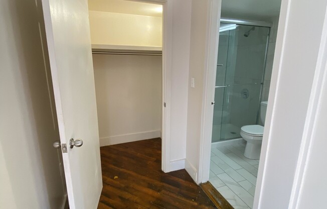 2 beds, 1 bath, 1,100 sqft, $4,400, Unit E214