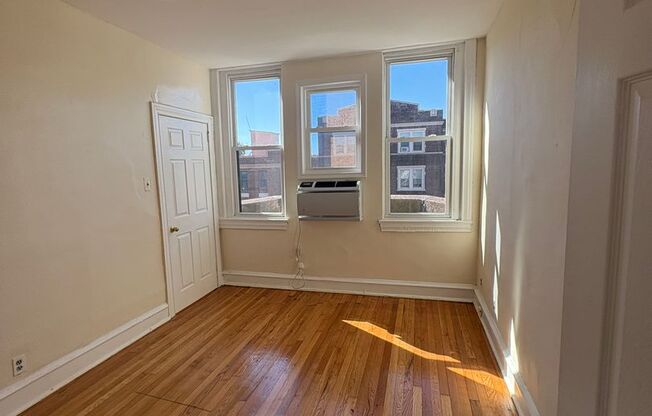1 bed, 1 bath, 530 sqft, $1,195, Unit 405