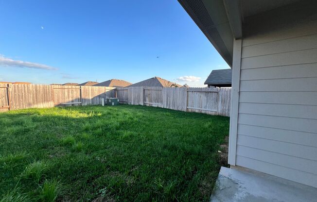 3 beds, 2 baths, $2,220