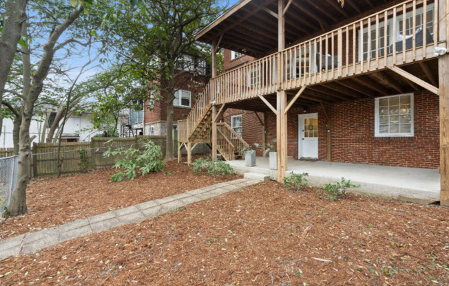 769 PENN AVE NE