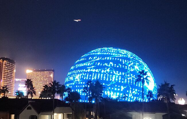 2 beds, 2 baths, $2,000, Unit # 326