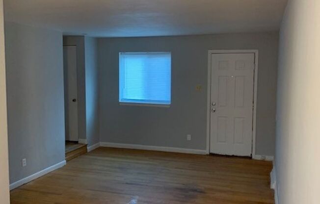 2 beds, 1 bath, 800 sqft, $1,200