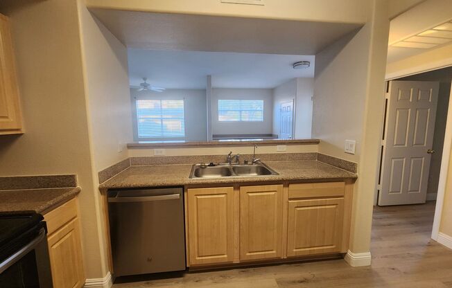 2 beds, 2 baths, $1,400, Unit Unit #1009