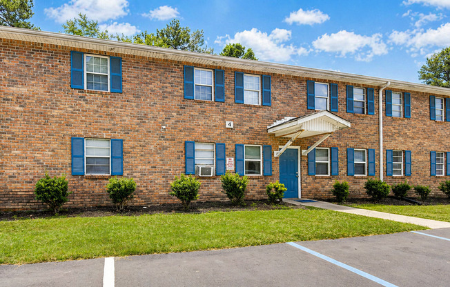2 beds, 1 bath, 895 sqft, $1,000, Unit 7D