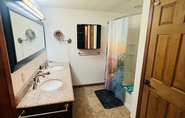 1 bed, 1.5 baths, $2,300