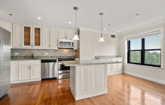 2 beds, 2 baths, 1,285 sqft, $5,750, Unit 5G