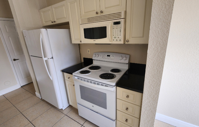AVAILABLE NOW: Beautiful 1-Bedroom Residence in Prime Cutler Bay Location