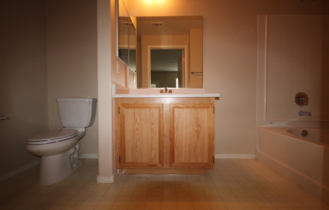 3 beds, 2 baths, $1,695, Unit # 1008