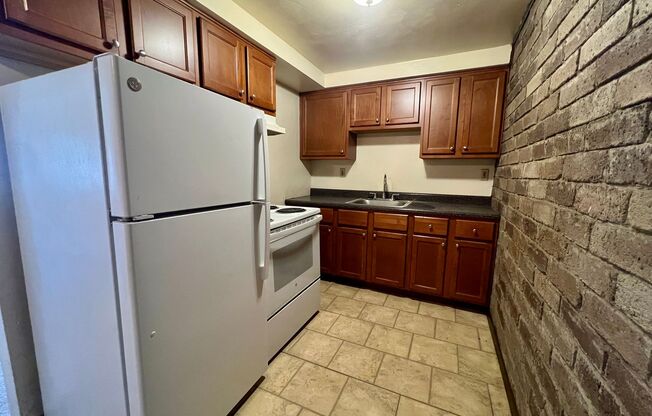 Wonderful 1BR in Lovely Location! Beautiful Exposed Brick Accent Walls Throughout Unit!