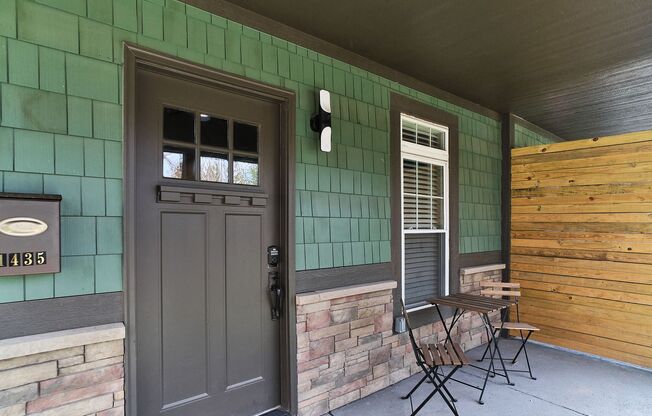 Fully Furnished 2BD Duplex in the Heart of downtown Indy!