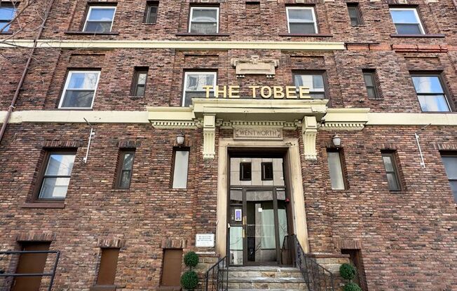 2 beds, 1 bath, $895, Unit 3B