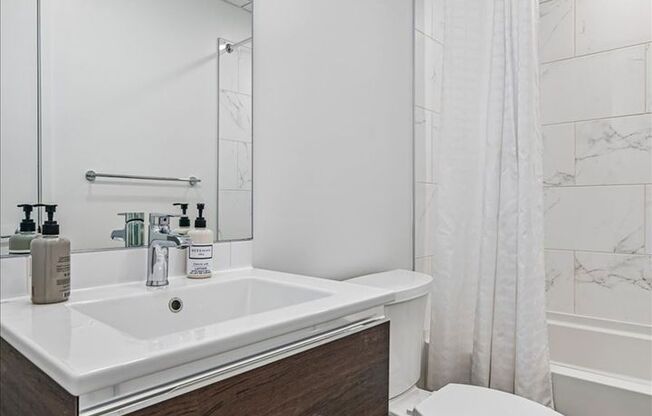 1 bed, 1 bath, 569 sqft, $1,899, Unit 208