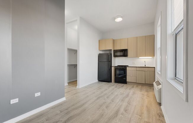Studio, 1 bath, 242 sqft, $1,475, Unit 406