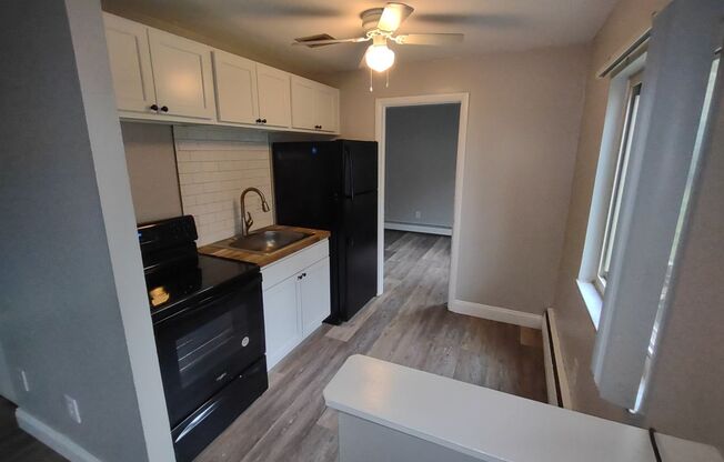 1 bed, 1 bath, 595 sqft, $825, Unit 43